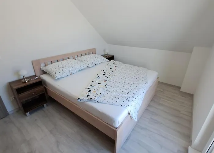 Domecek Pod Skalami, 535 Dom wakacyjny Tisá