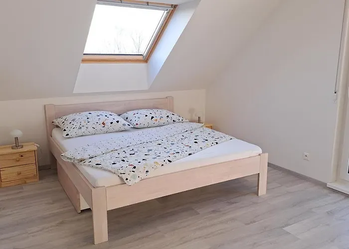 Domecek Pod Skalami, 535