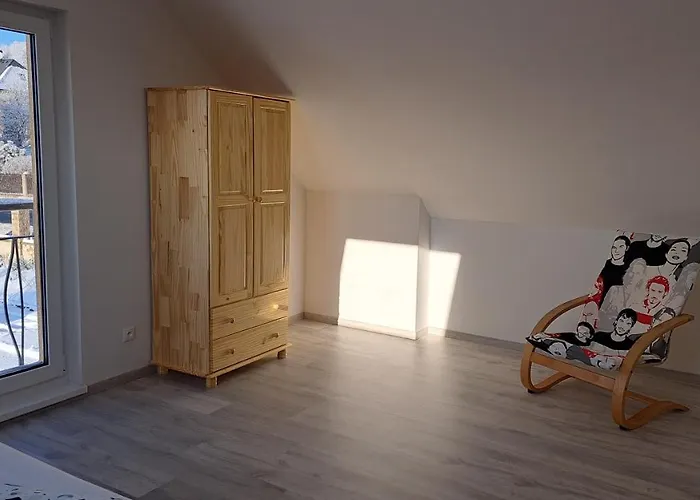 Domecek Pod Skalami, 535 * Tisá