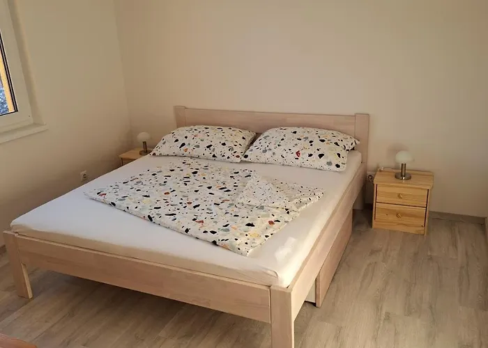 Dom wakacyjny Domecek Pod Skalami, 535 Tisá